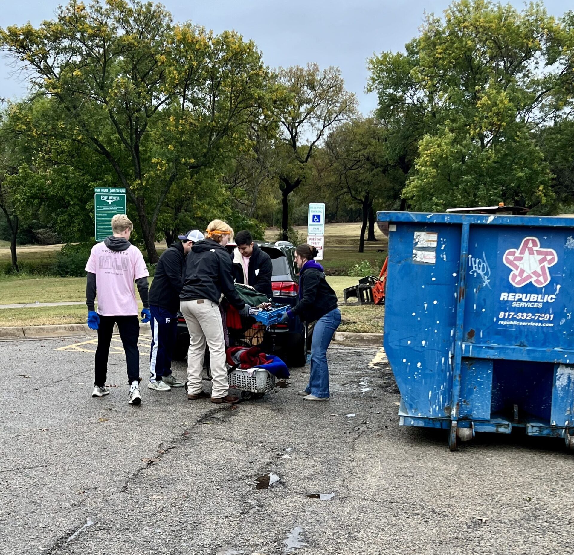 TCU nursing students cleaning up park